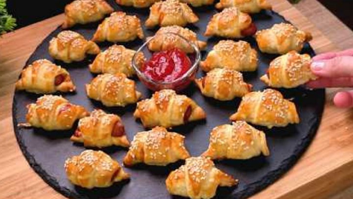 Mini hot dogy sypané sezamem