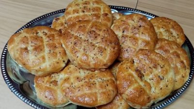 Škvarkové placky z kynutého těsta