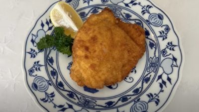 Brněnský řízek se šunkou a vejci