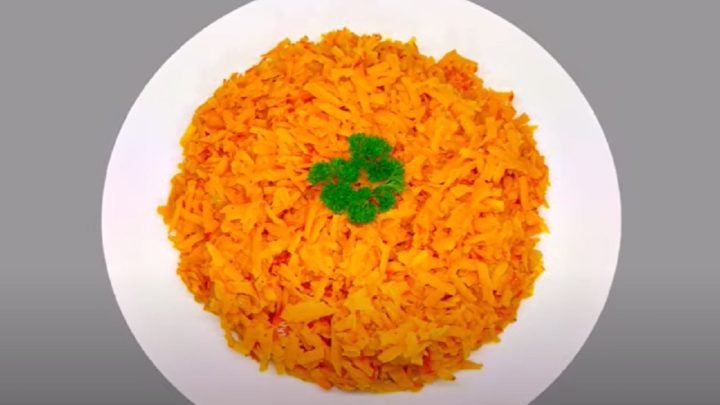 Dýňové zelí s cibulí a kořením