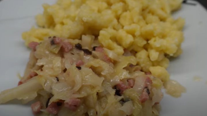 Zelí se slaninou a divokým kořením