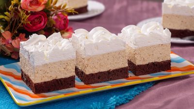 Šlehačkové kostky s piškotovým krémem