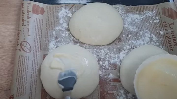 Turecký chléb z kynutého těsta