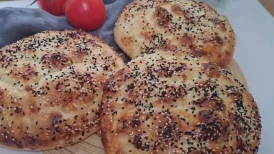 Turecký chléb z kynutého těsta