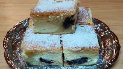 Tvarohové řezy s povidly a vanilkou