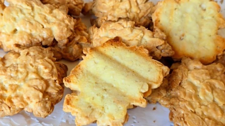 Jednoduché mandlové sušenky s vanilkou Jednoduché mandlové sušenky s vanilkou