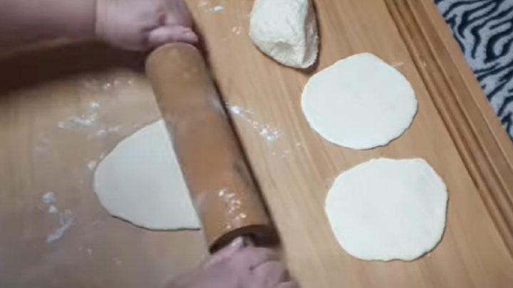 Langoše bez kynutí z jogurtového těsta