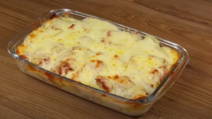 Pečené brambory se slaninou a bešamelem