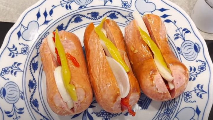 Utopenci s cibulí a feferonkami