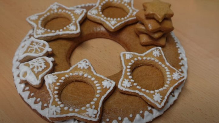 Adventní perníkový věnec s medem Adventní perníkový věnec s medem