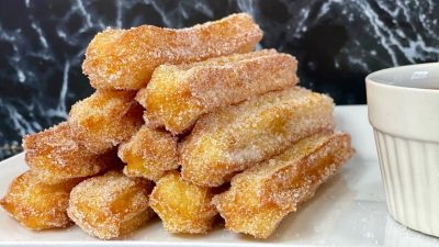 Jednoduché churros s čokoládovým dipem