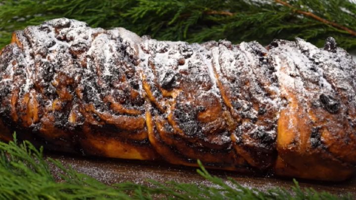 Vánoční rozinkový cop s džemem Vánoční rozinkový cop s džemem