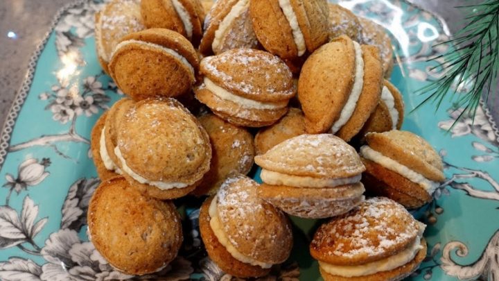 Ořechy plněné krémem s vanilkou Ořechy plněné krémem s vanilkou