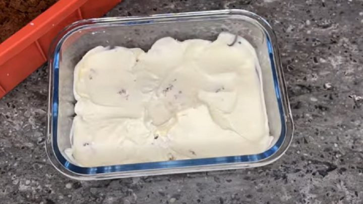 Domácí Snickers s karamelem a arašídy