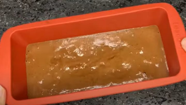 Domácí Snickers s karamelem a arašídy