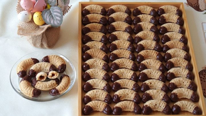 Foukané ořechové rohlíčky s čokoládou