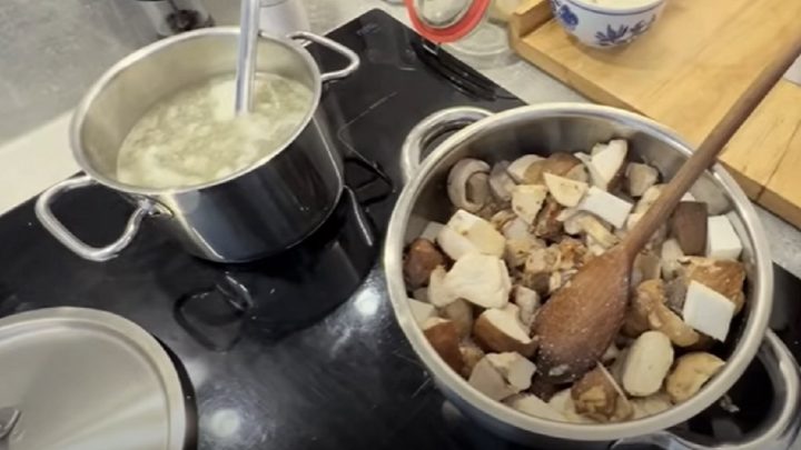 Houbový guláš s česnekem a majoránkou