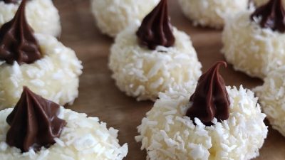 Kokosová hnízda s bílou čokoládou