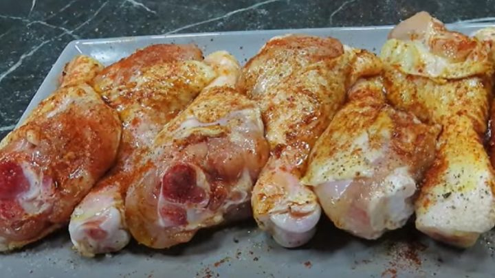 Kuřecí paličky na česneku a másle