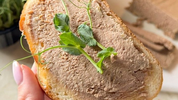 Paštika z kuřecích jater pečená v troubě