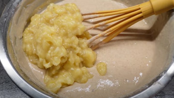 Banánové lívanečky s jogurtem