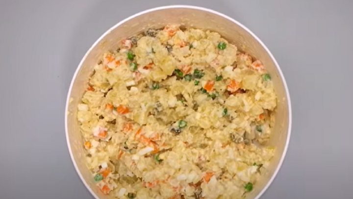 Lehký bramborový salát s jogurtem