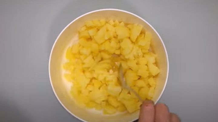 Lehký bramborový salát s jogurtem