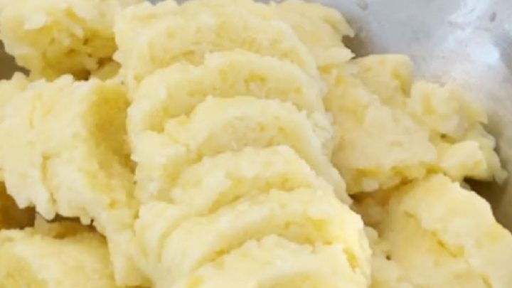 Domácí bramborové knedlíky s vejcem Domácí bramborové knedlíky s vejcem