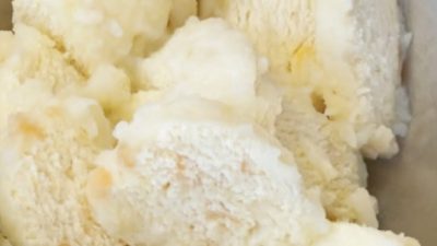 Domácí houskový knedlík s vejcem