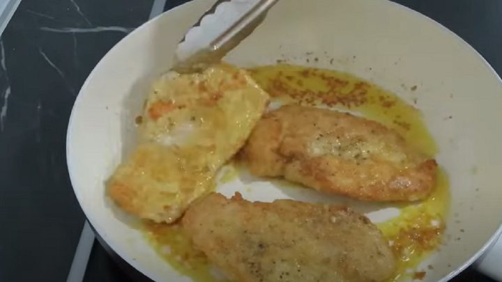 Kuřecí plátky v česnekové omáčce