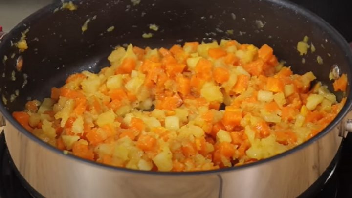 Kynuté buchty s jablky, dýní a vanilkou