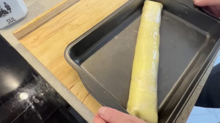 Sýrová roláda se šunkou a broskvemi