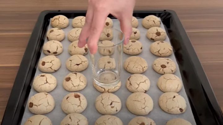 Rychlé sušenky s čokoládou a ořechy