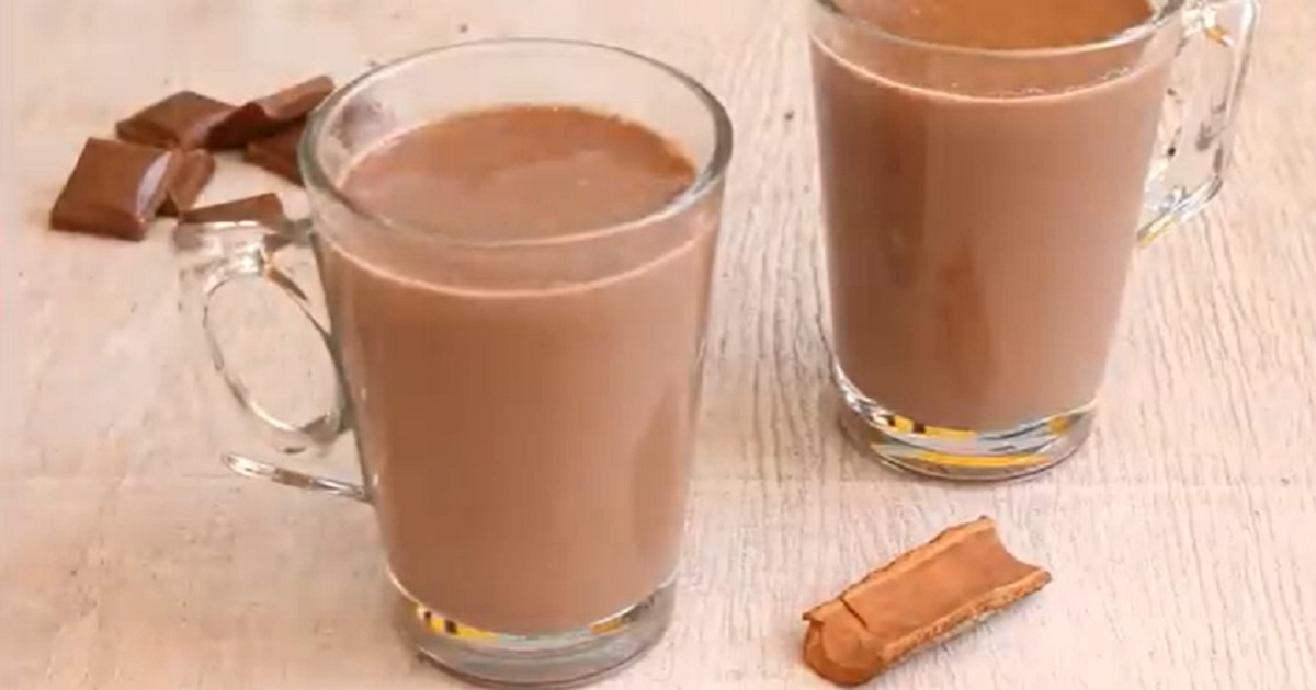 Horká čokoláda s mletou skořicí