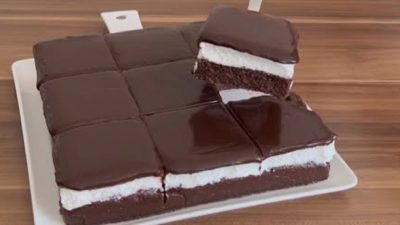 Krupicové řezy se smetanou a kakaem