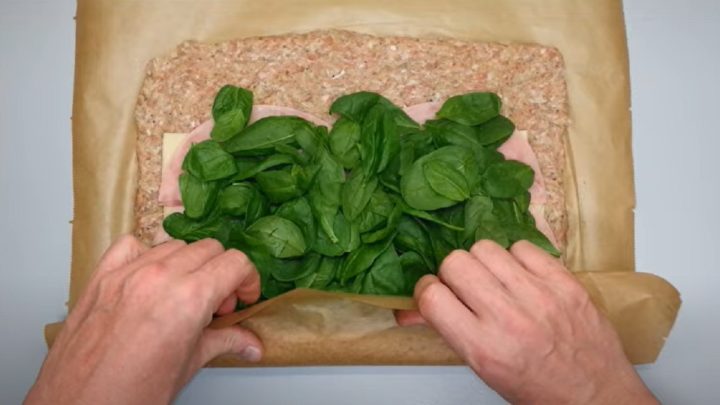 Roláda z mletého masa se sýrem