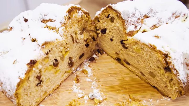 Poctivá vánoční štola z kynutého těsta Poctivá vánoční štola z kynutého těsta