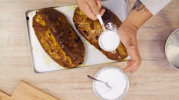 Poctivá vánoční štola z kynutého těsta