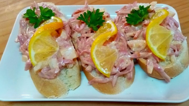 Sloní žrádlo na chlebíčky se salámem Sloní žrádlo na chlebíčky se salámem