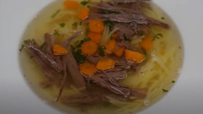 Klasický hovězí vývar v tlakovém hrnci