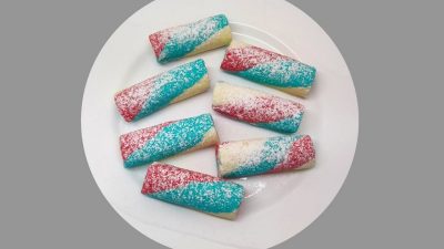 Kokosové suky z tříbarevného těsta