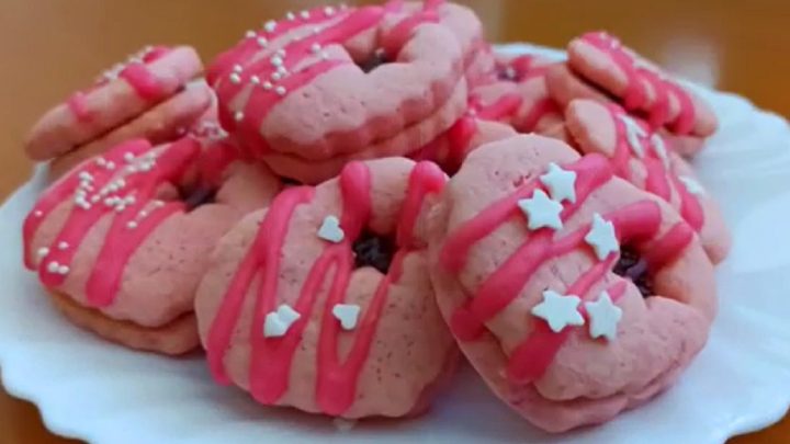 Růžová linecká srdíčka s rybízovým džemem