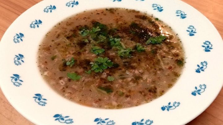 Staročeská kroupová polévka se zeleninou