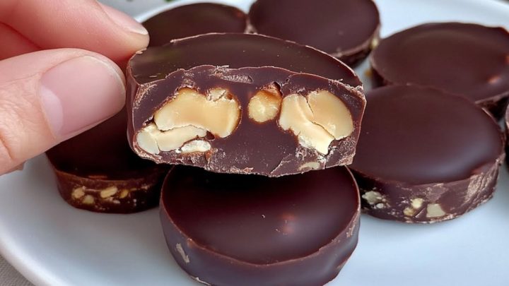 Zdravé Snickers s čokoládou a arašídy Zdravé Snickers s čokoládou a arašídy