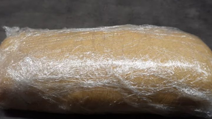 Adventní perníkový věnec s medem