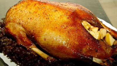 Svatomartinská husa s jablečnou nádivkou