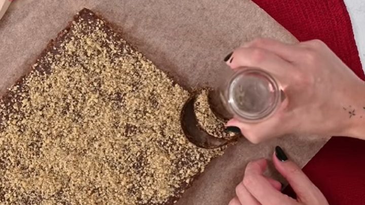 Ořechové měsíčky s čokoládovou polevou