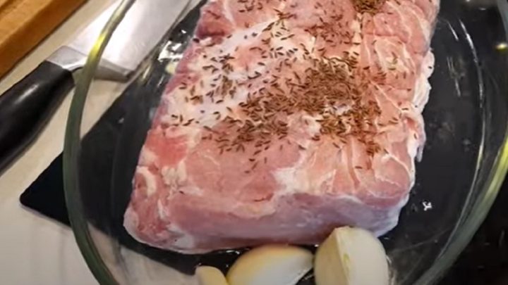 Vepřová pečeně se zelím a cibulkou