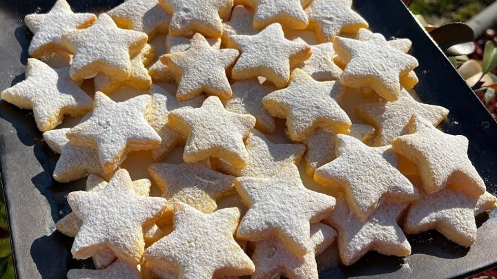 Zasněžené hvězdičky s vanilkou a kokosem