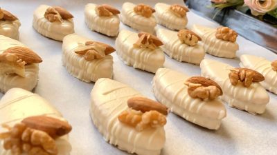 Slzy v bílé čokoládě se 2 druhy ořechů